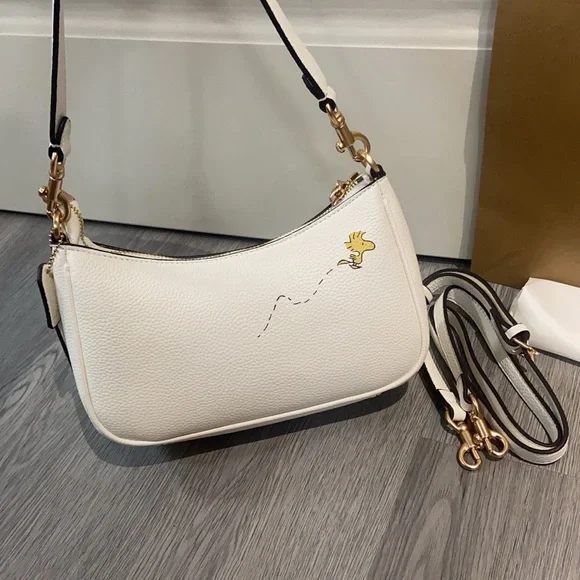 💋Coach X Peanuts Teri Shoulder Bag With Snoopy - Picture 3 of 9